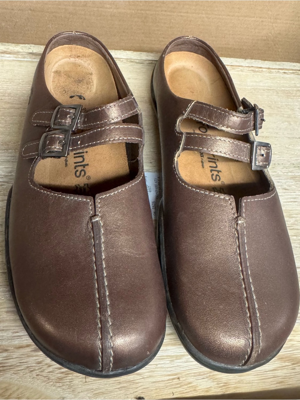 Sz 37/ 6 US  WOMENS FOOTPRINTS By BIRKENSTOCK LEATHER CLOGS